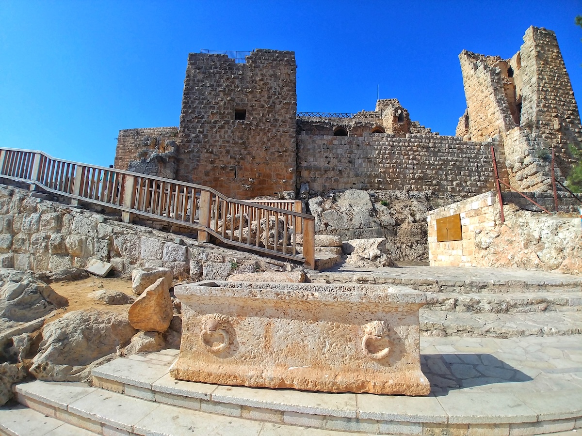 Il castello medievale di Ajloun, prima tappa del Jordan Trail di Laura e Marco