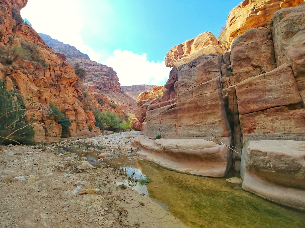 Il Siq di Petra, la gola che Laura e Marco percorrono per entrare nella città rosa
