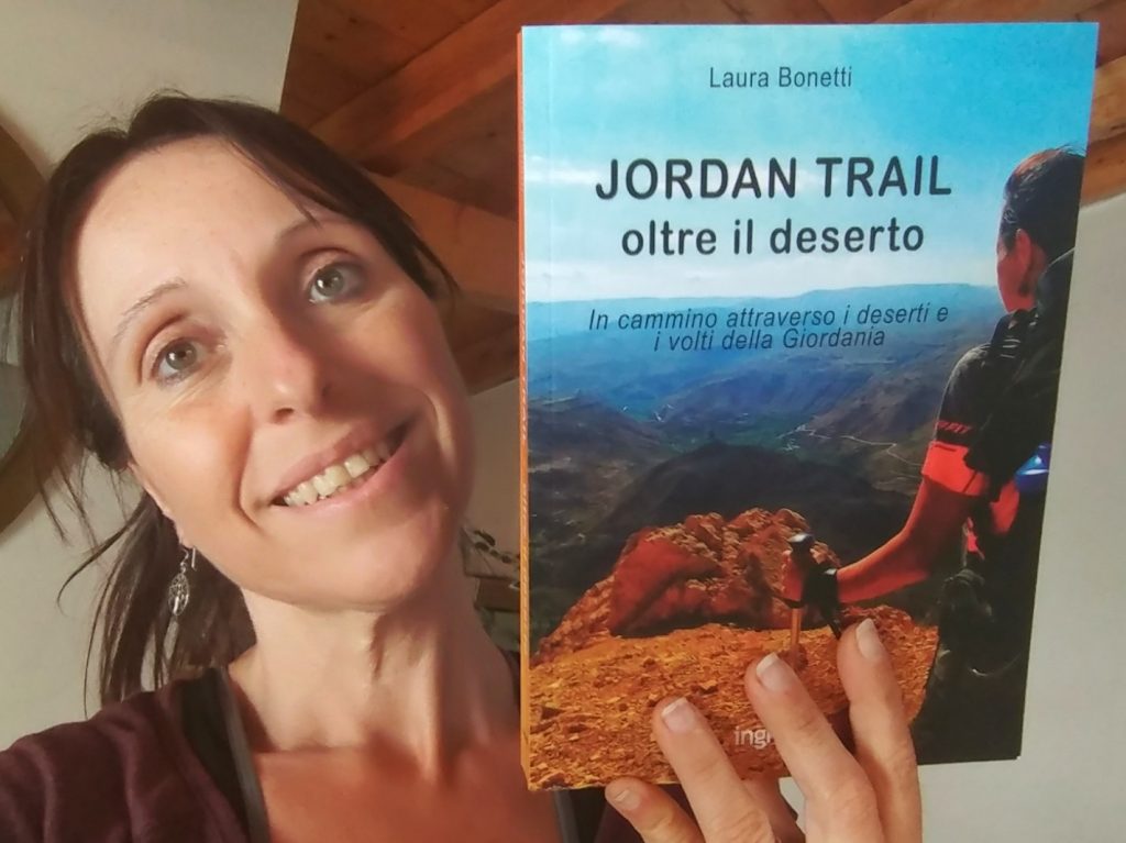 Paesaggio del deserto giordano lungo il Jordan Trail